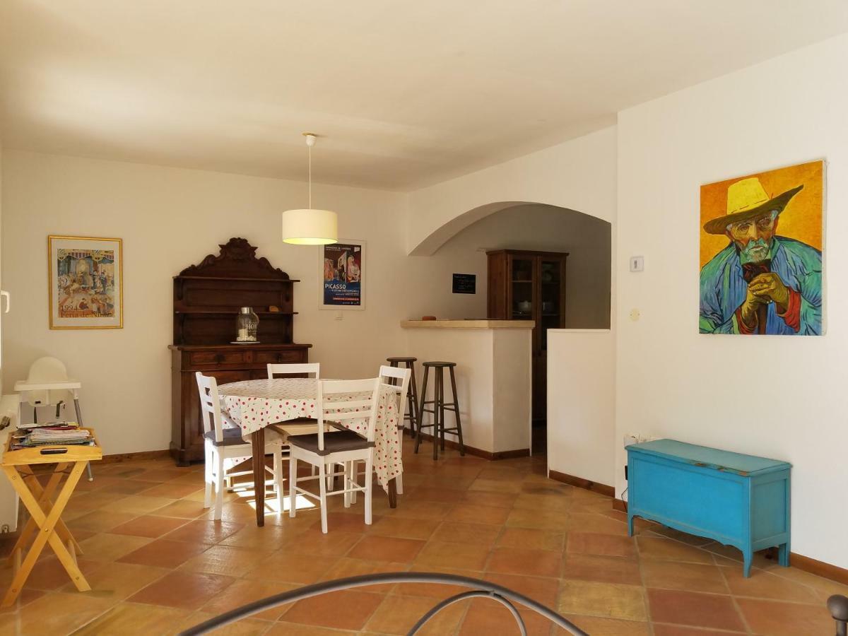 Entre Nimes Et Arles Villa Bellegarde  Eksteriør billede